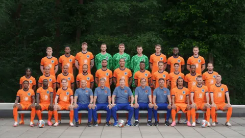 皇马后卫巴列霍左腿股二头肌受伤，赛季仅亮相10分钟引关注