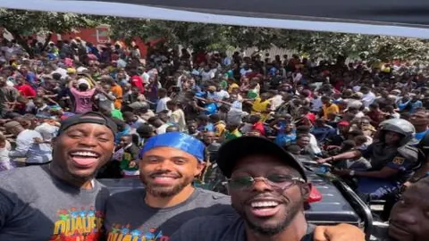 德约战纳豆引粉丝热议，斯瓦意外褒赞菲妹，泥地赛事首用电子线审系统